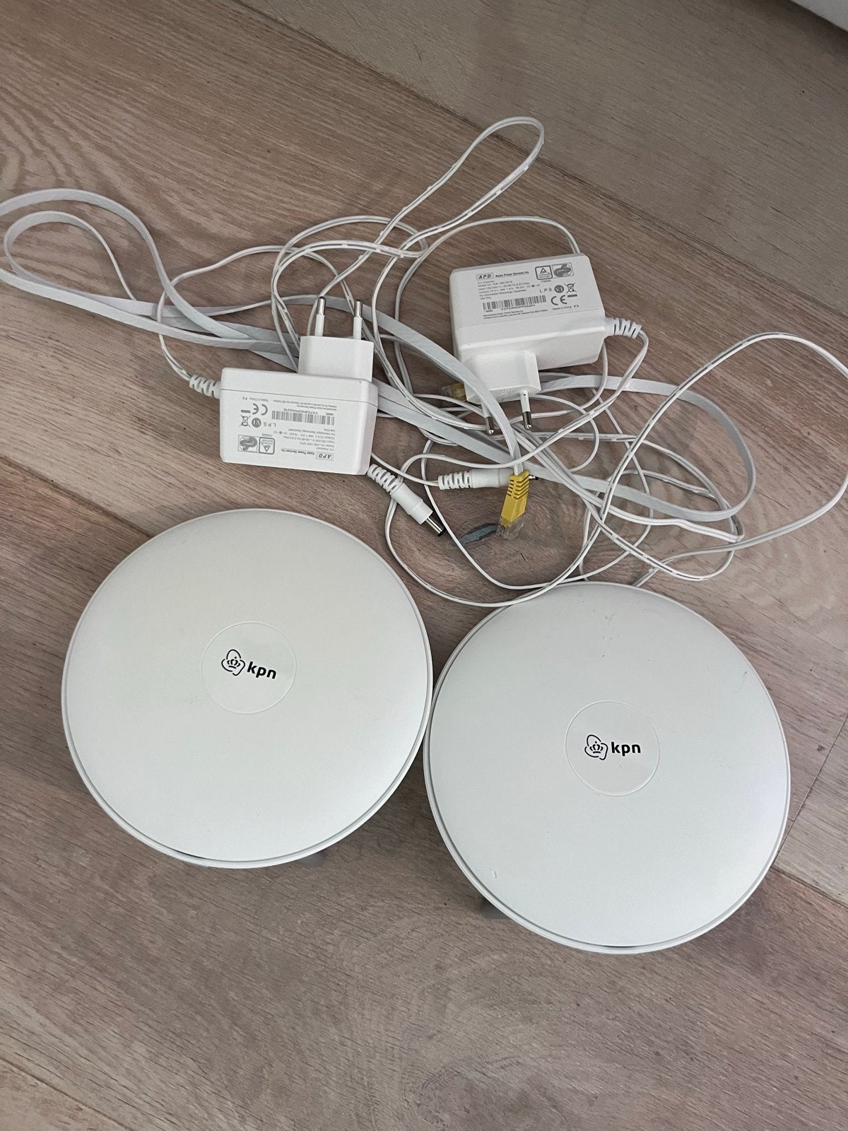 KPN SuperWifi punten (2 stuks) met adapters, Ophalen of Verzenden, Zo goed als nieuw
