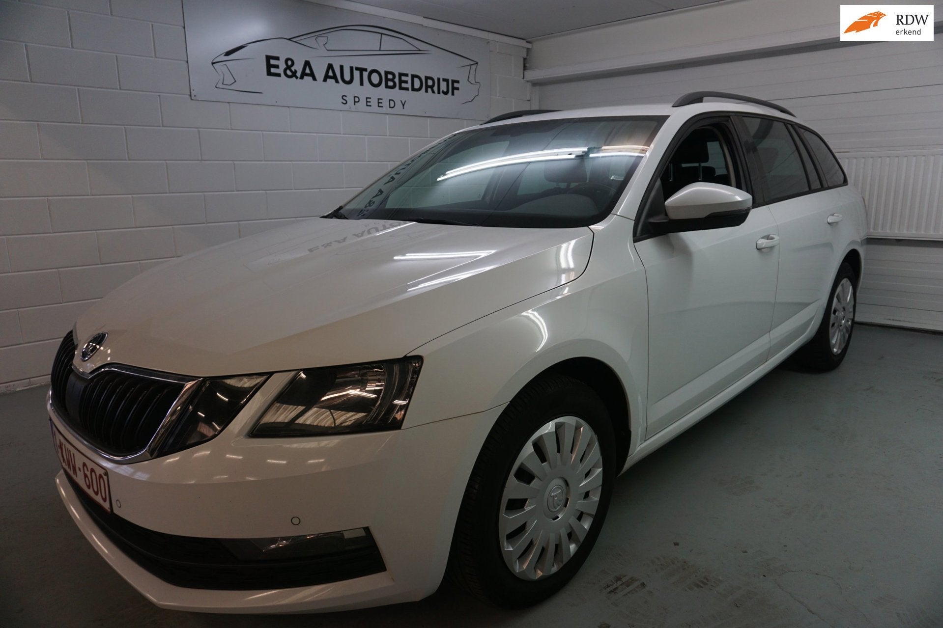 Skoda Octavia 1.6 TDI 85kw Elegance €7950 PRIJS EX BTW/DEA, Auto's, Voorwielaandrijving, Dealer onderhouden, Gebruikt, 4 cilinders