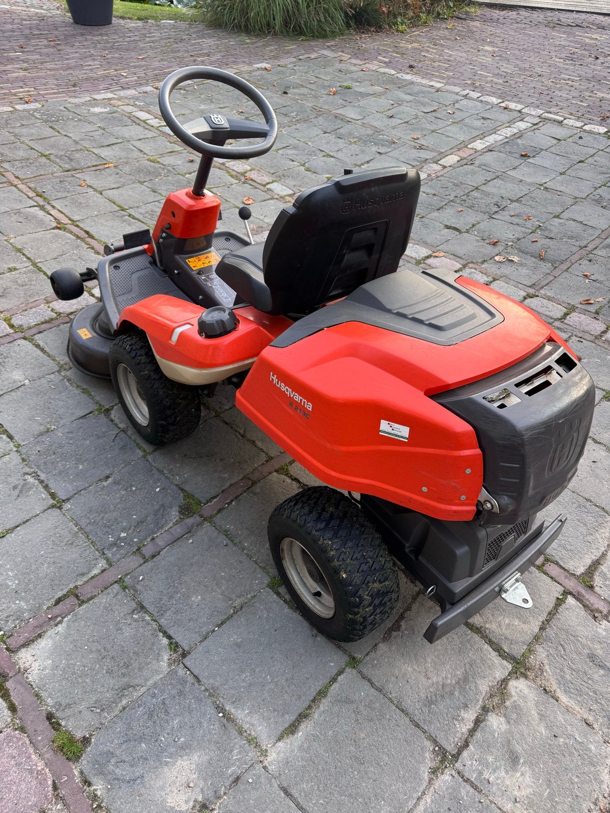 Husqvarna R213C Zitmaaier - Krachtige en Compacte Rider, Ophalen, Cirkelmaaier, Gebruikt, Mulchfunctie