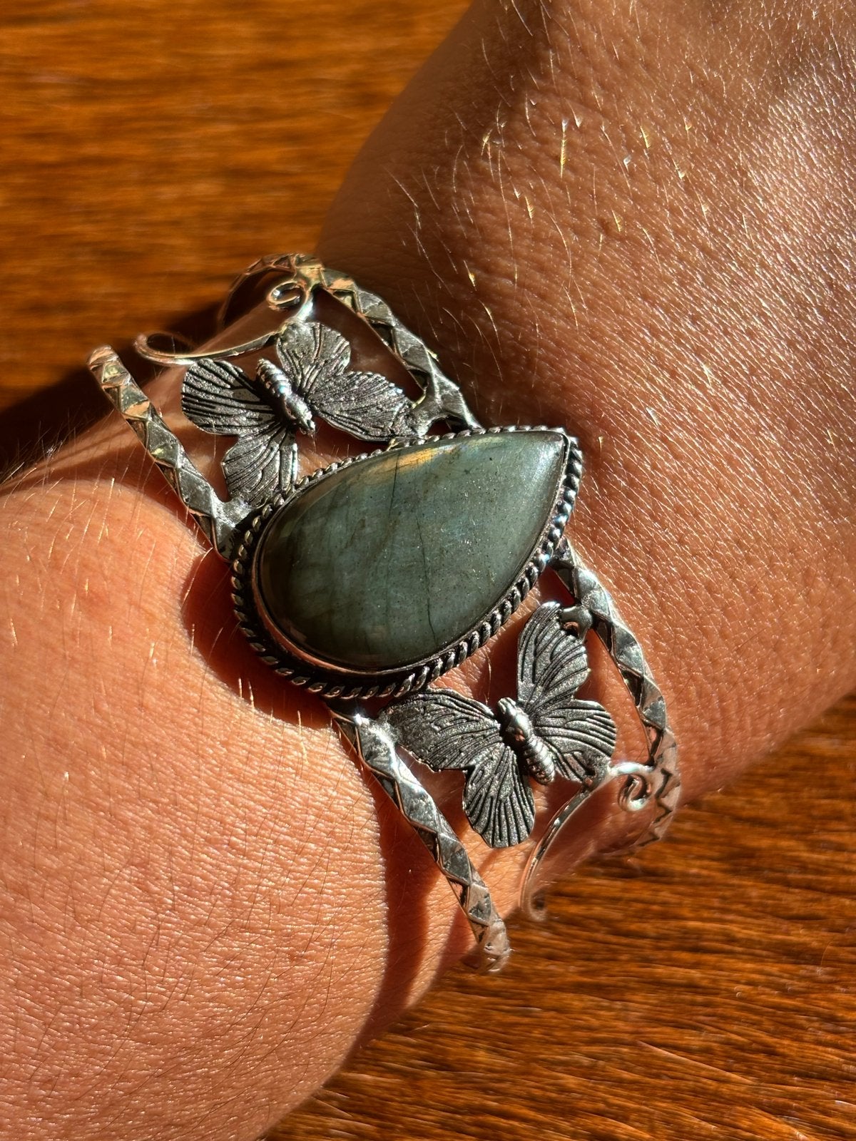 Handgemaakte Labradoriet Edelsteen Armband Vlinders, Overige materialen, Nieuw, Ophalen of Verzenden, Grijs