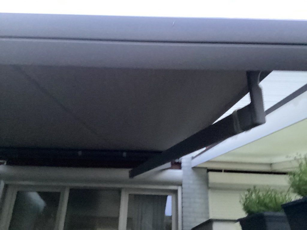 Elektrische zonneschermen 1grote en 1kleiner, Ophalen, Gebruikt, Elektrisch, 250 cm tot 450 cm