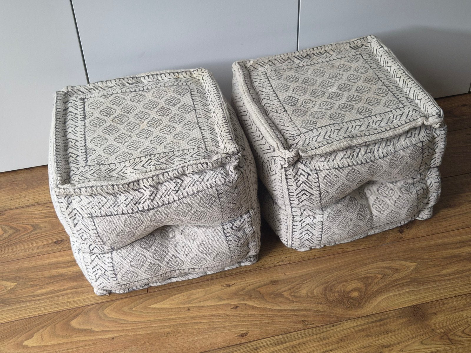 2x Xenos poef bladprint 40x40x40cm, Ophalen, Gebruikt