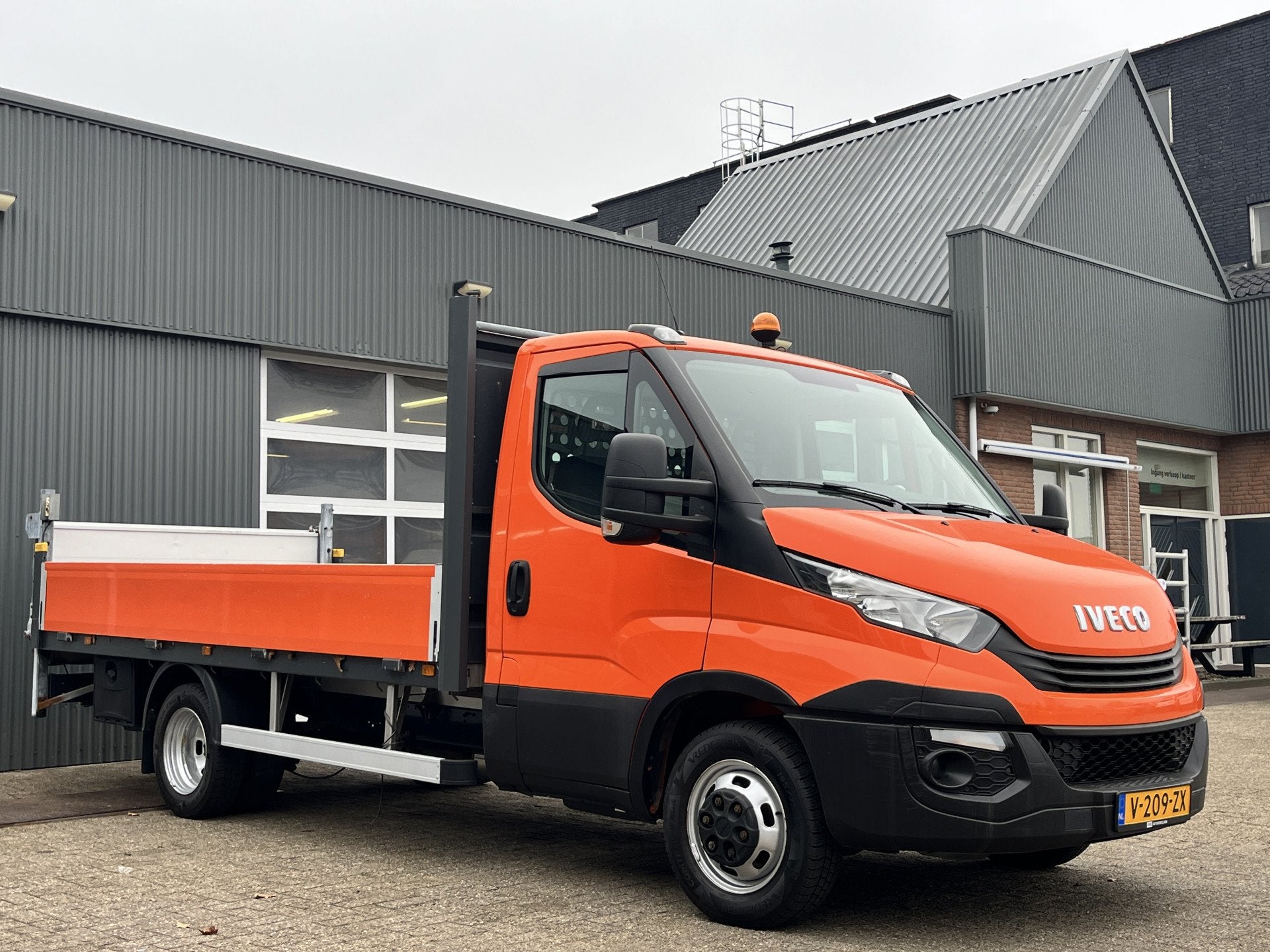 Iveco Daily 35C14 2.3 375 Laadklep 500kg Trekhaak 3500kg tre, Gebruikt, Euro 6, Iveco, 2535 kg