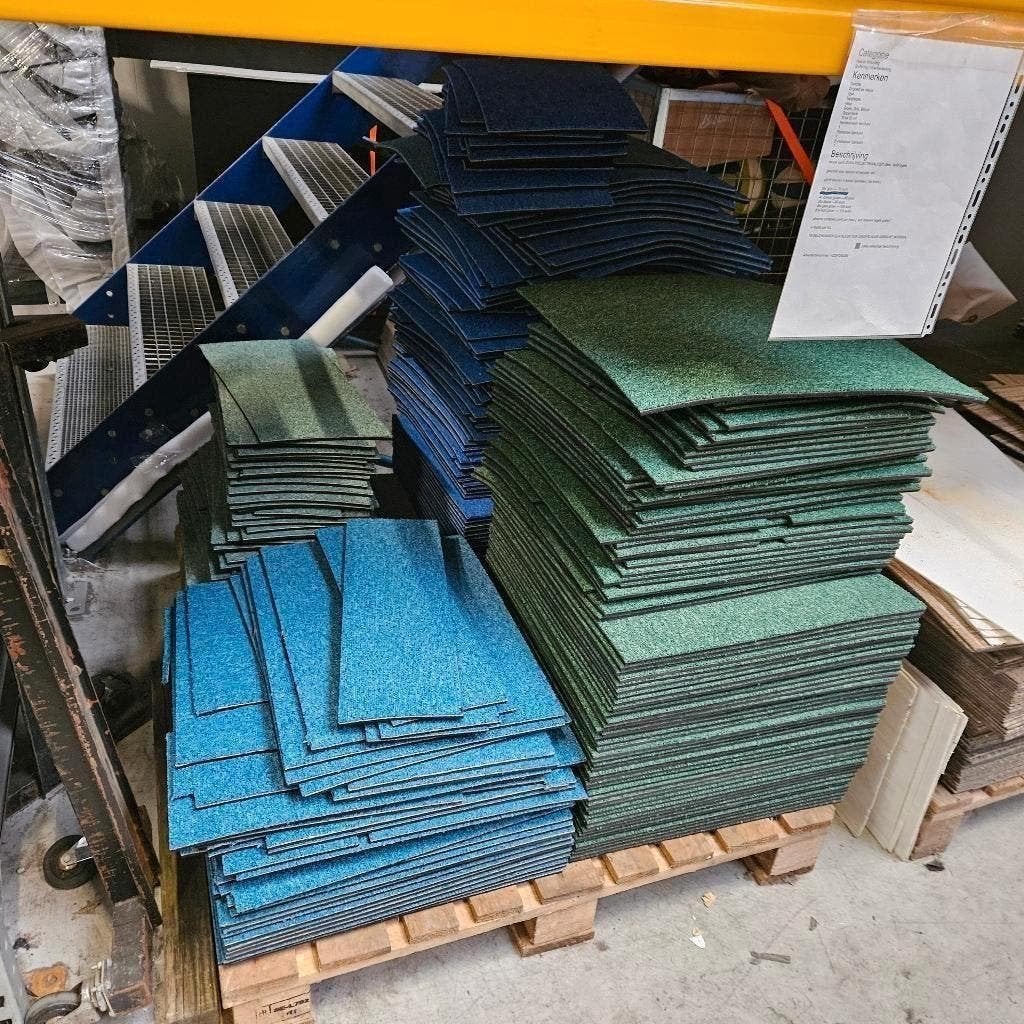 partij ZGAN  PROJECT KWALITEIT tapijttegels kantoor TEGELS, Ophalen, Blauw, 75 m² of meer, Zo goed als nieuw