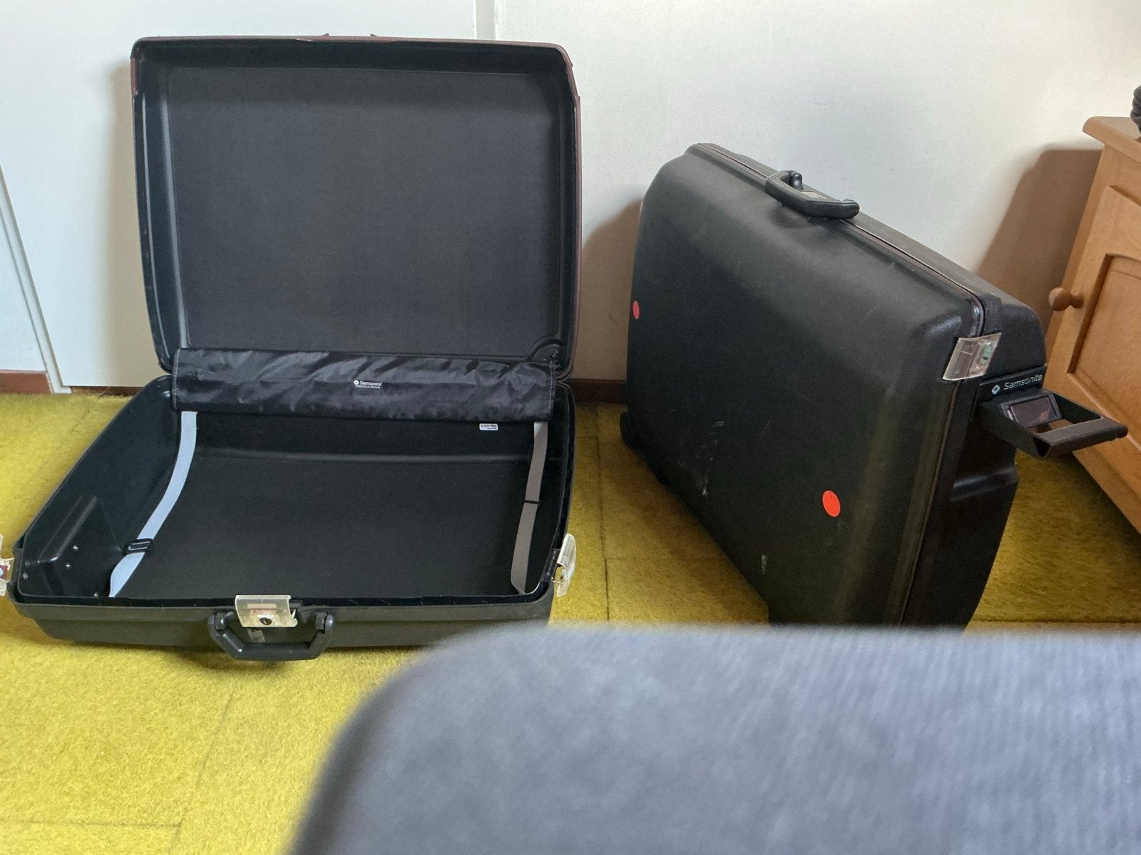 Set van 2 Samsonite koffers met wieltjes, 60 tot 70 cm, Gebruikt, Hard kunststof, Slot