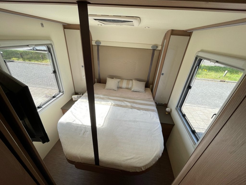 Bürstner Lyseo 745 AUT QUEENSBED+HEFBED UNIEKE ZIT ACHTERIN, Automaat, Fiat, Bedrijf, Diesel