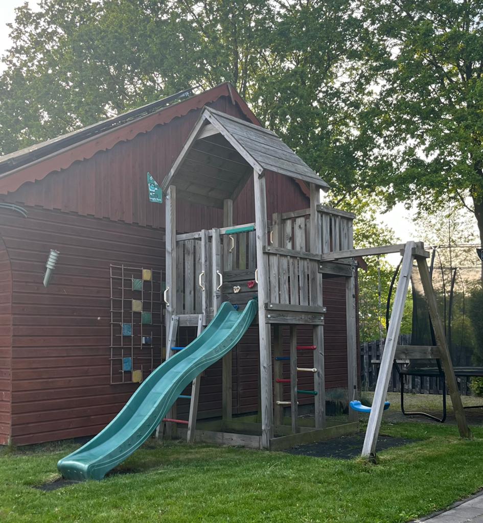 Prachtig speelhuisje met schommel Jungle Gym, Ophalen, Zo goed als nieuw, Schommel