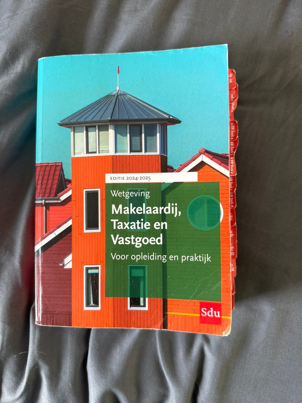 Wetgeving makelaardij, taxatie en vastgoed 2024 2025, Ophalen of Verzenden, Zo goed als nieuw