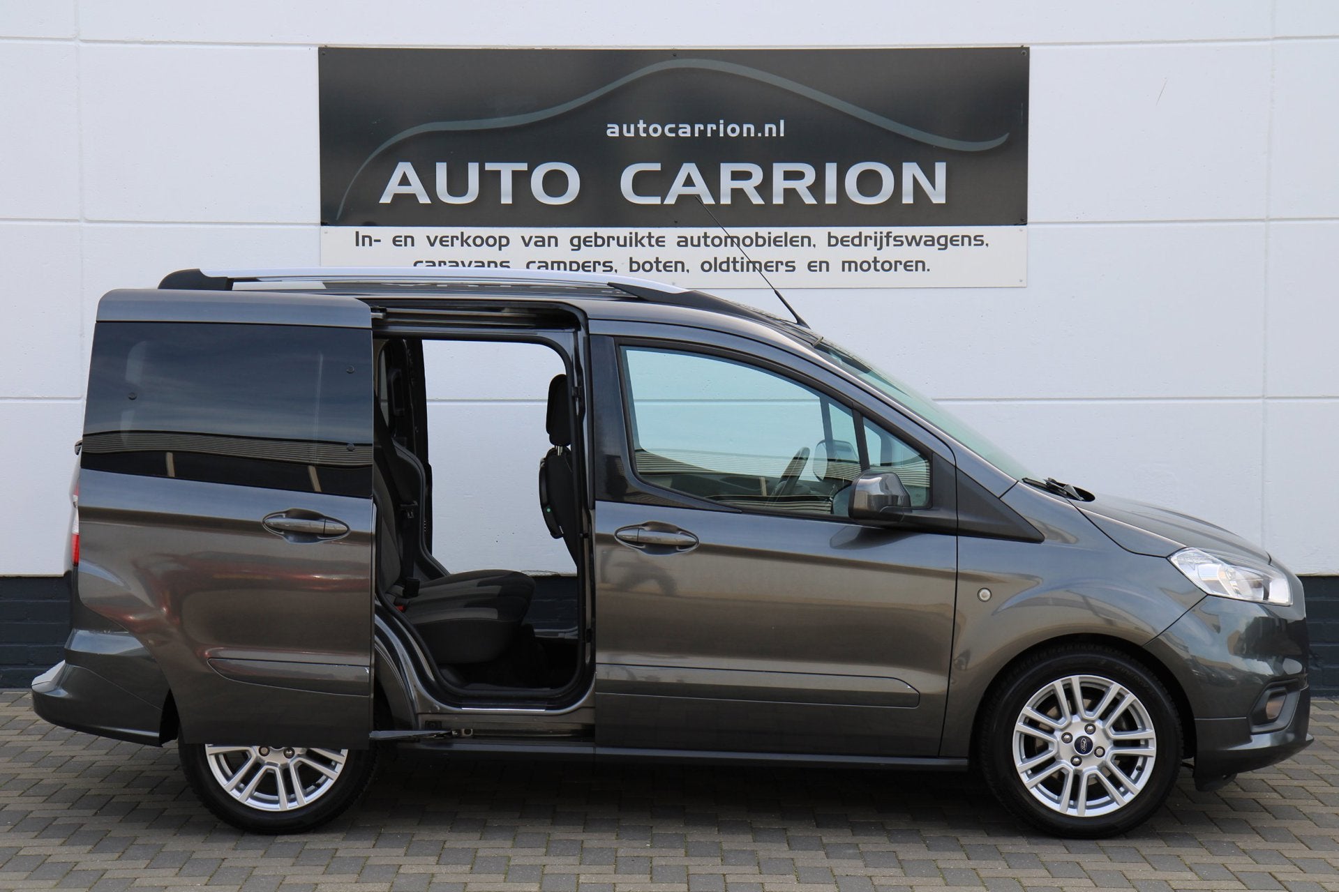 Ford Tourneo Courier 1.0 Titanium Distributie Verv. Carplay, Auto's, Zwart, Bedrijf, Handgeschakeld, 3 cilinders