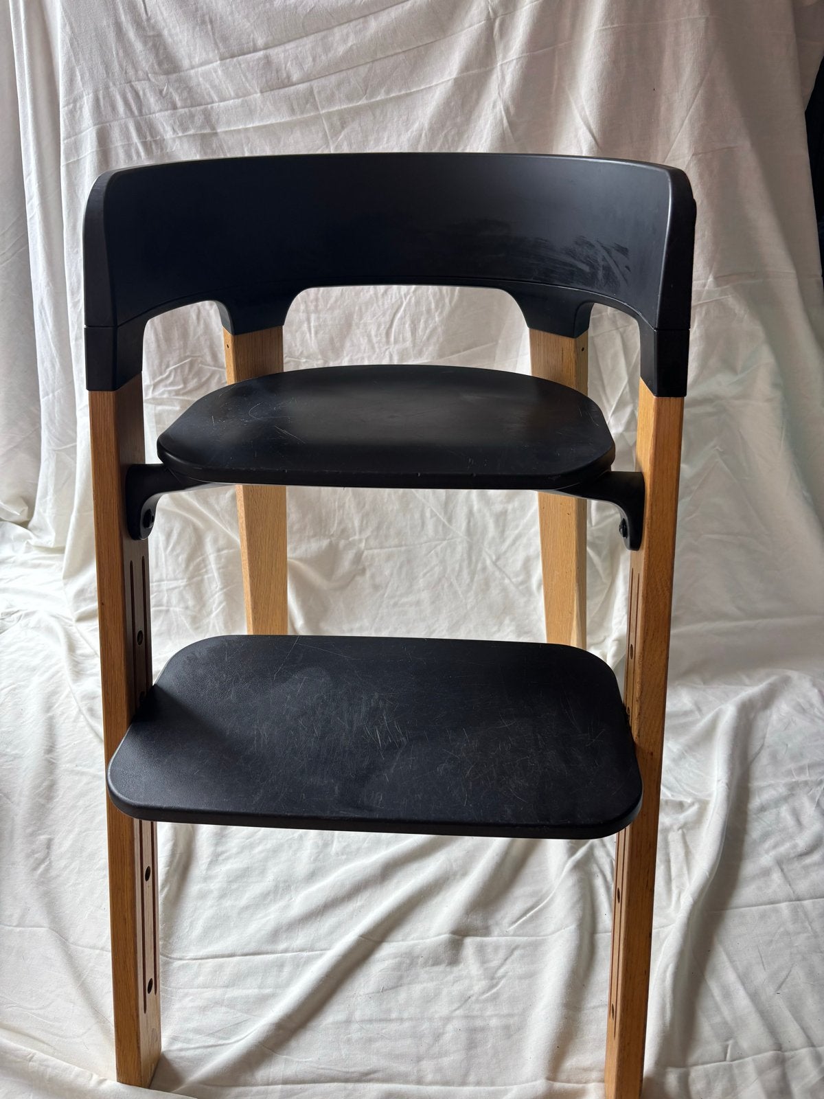 Stokke Steps Meegroeistoel - Zwart met Houten Poten, Ophalen, Gebruikt, Meegroeistoel