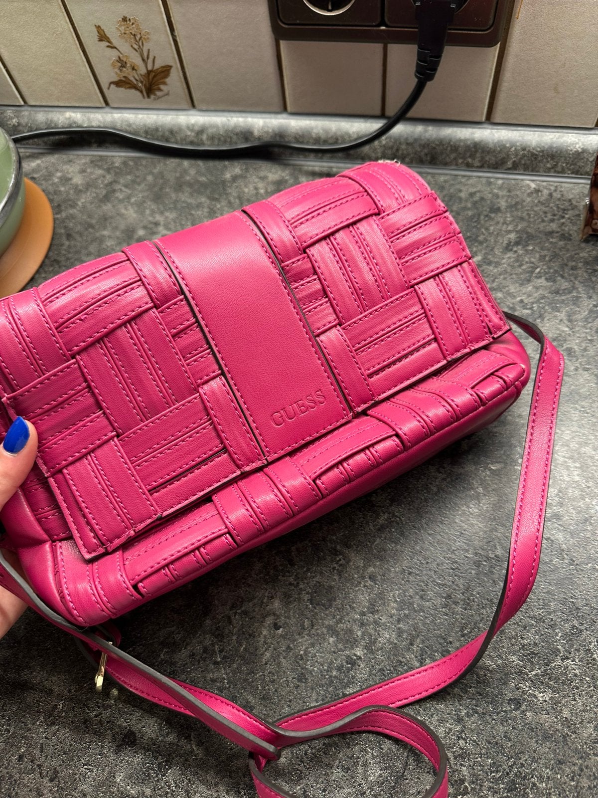 Guess schoudertasje, Sieraden, Tassen en Uiterlijk, Tassen | Schoudertassen, Ophalen of Verzenden, Zo goed als nieuw, Roze