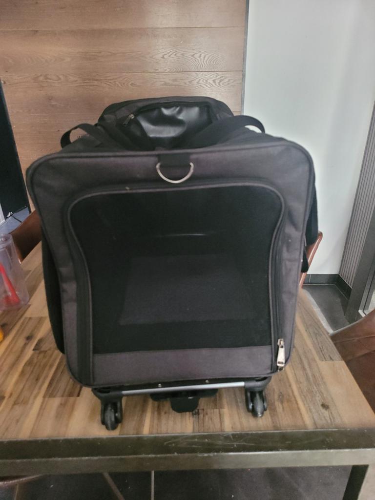 Te koop: Huisdier trolley / transporttas op wieltjes, Ophalen of Verzenden, Zo goed als nieuw
