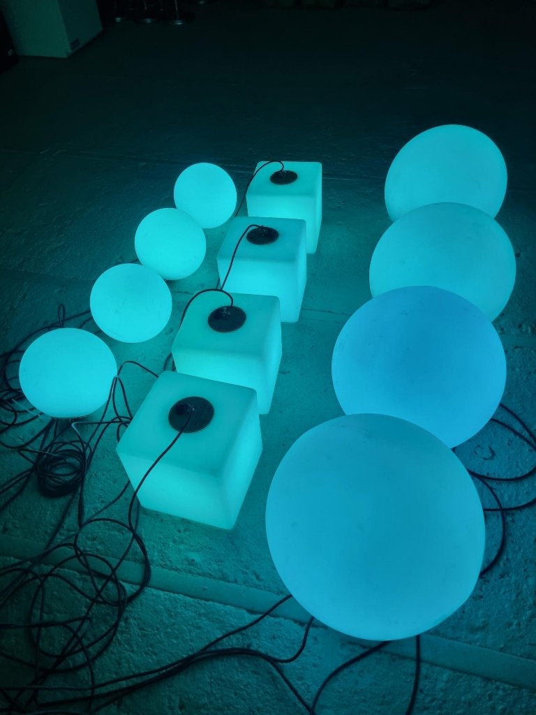 Te koop: DMX led bollen en kubussen met besturing, Ophalen, Gebruikt, Licht, Geluidgestuurd