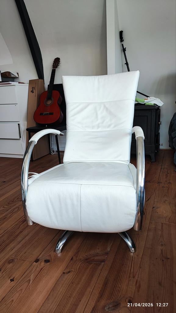 Witte verstelbare relaxstoel met voetensteun, Huis en Inrichting, Fauteuils, Ophalen of Verzenden