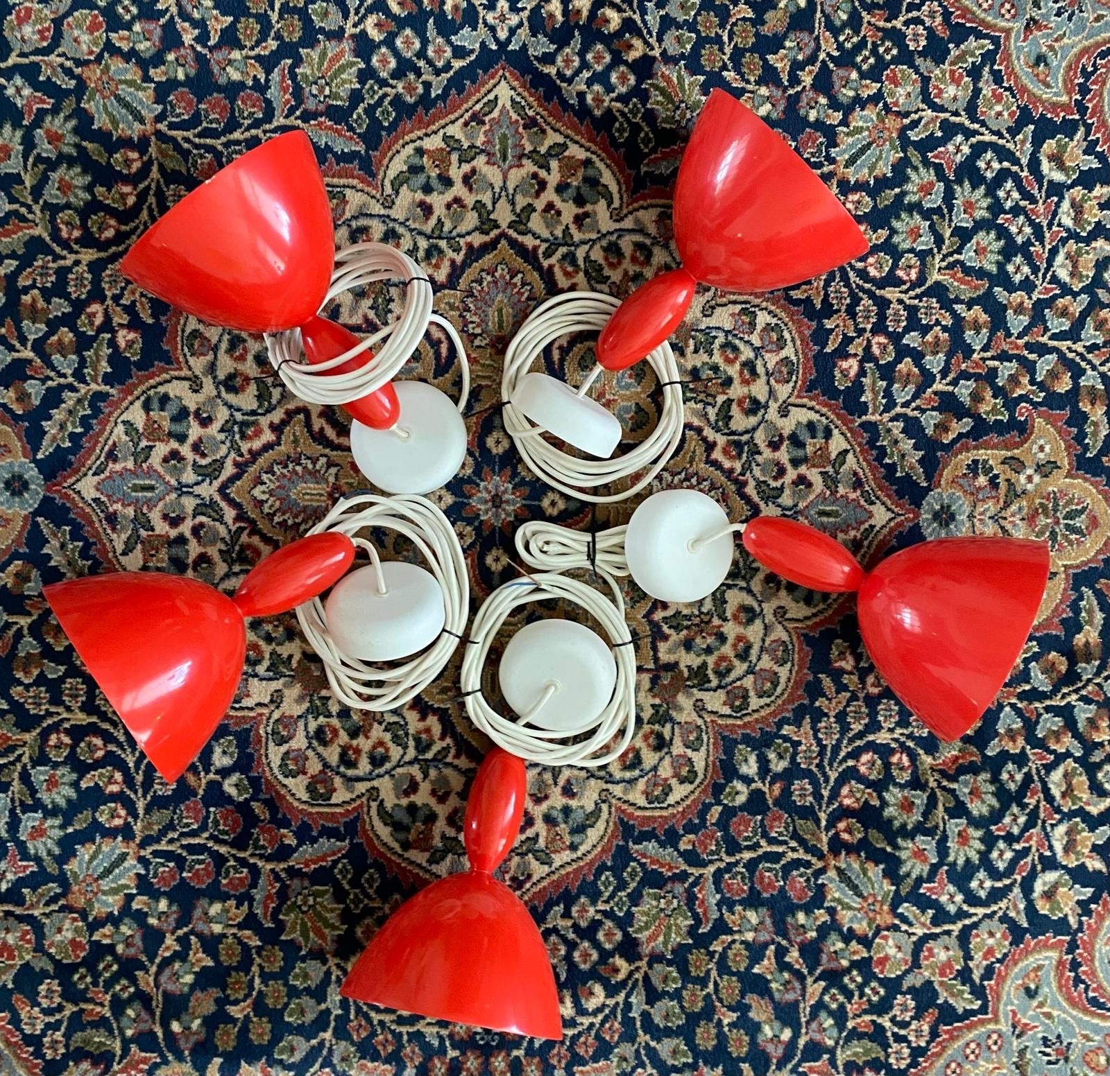 Muuto Mhy hanglampen rood - set van 5, Ophalen of Verzenden, Zo goed als nieuw, Metaal, E27 (groot)
