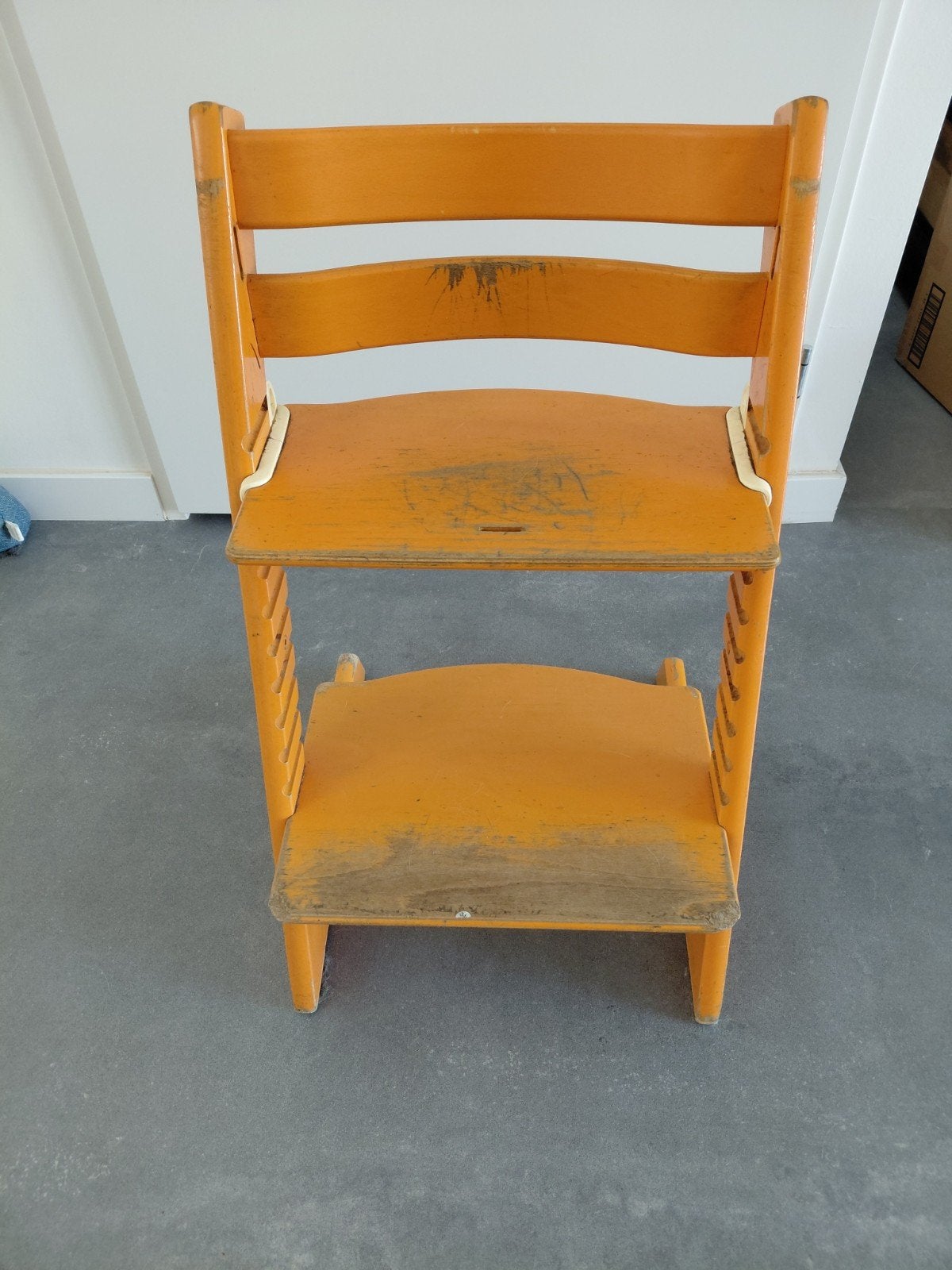 Stokke Tripp Trapp Stoel - Oranje (Gebruikt), Kinderen en Baby's, Kinderstoelen, Ophalen, Gebruikt, Meegroeistoel, Aanschuifbaar