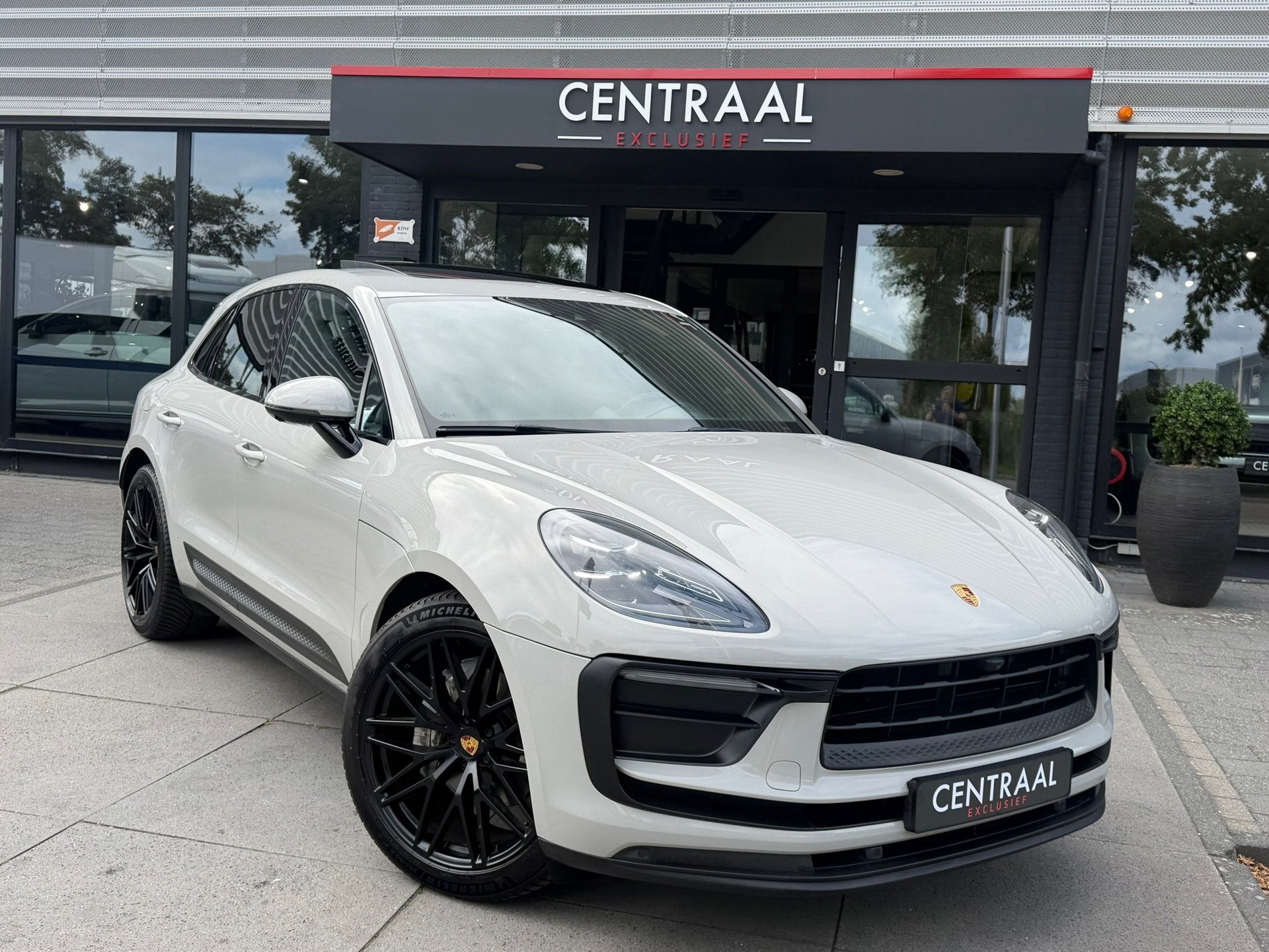 Porsche Macan 2.0 Pano|Bosé|PDLS+|Luchtvering|Carplay|Camer, Auto's, Automaat, Gebruikt, 4 cilinders, 1820 kg