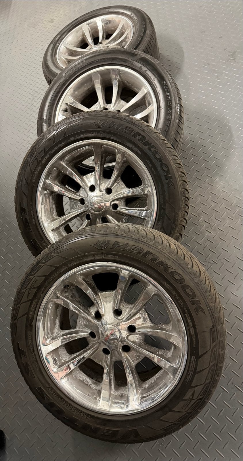 Velgen met banden en wielmoeren voor Chevrolet Dodge GMC, Ophalen, 18 inch, Gebruikt, 255 mm