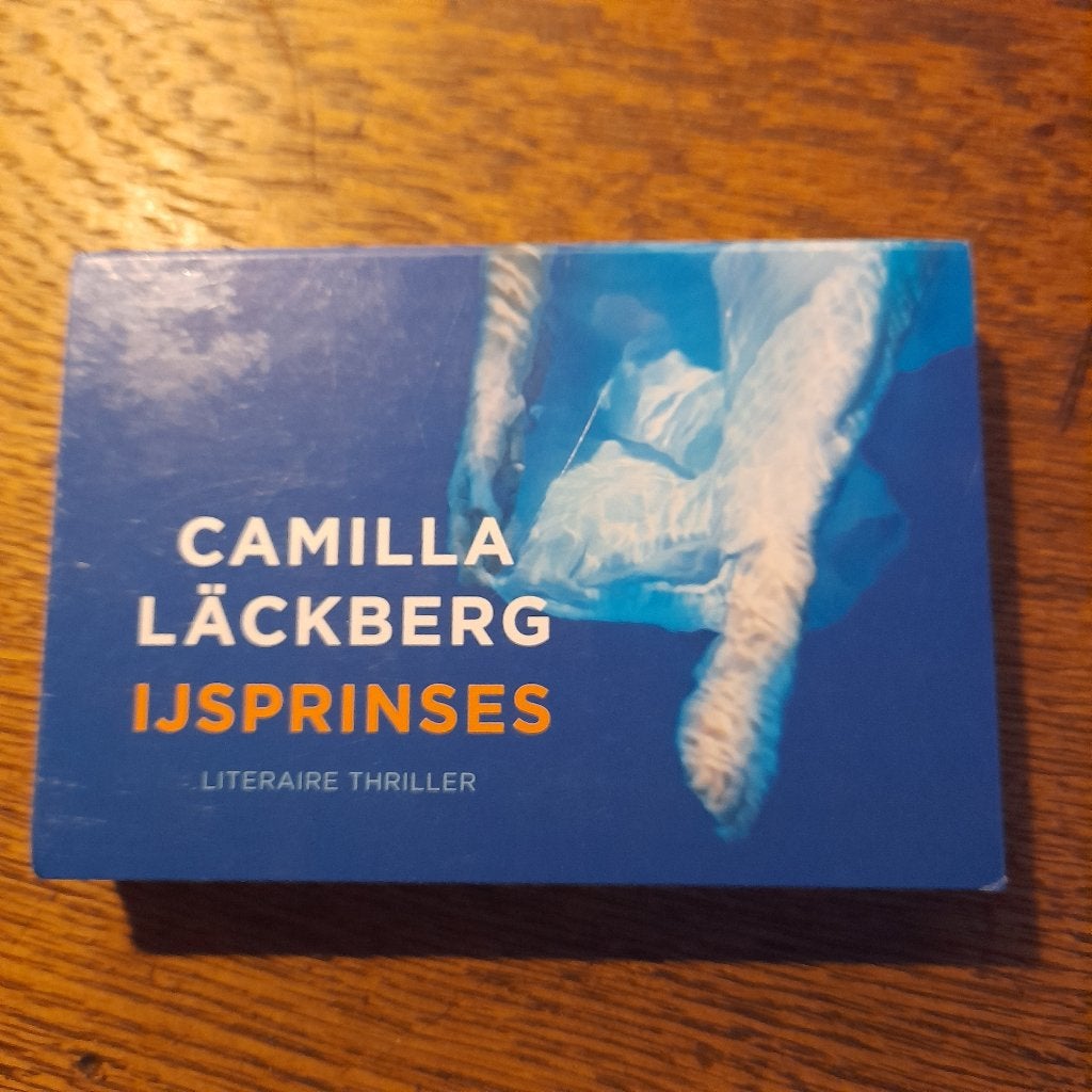 Camilla Lackberg - IJsprinses ( dwarsligger), Ophalen of Verzenden, Zo goed als nieuw, Camilla Lackberg, Scandinavië