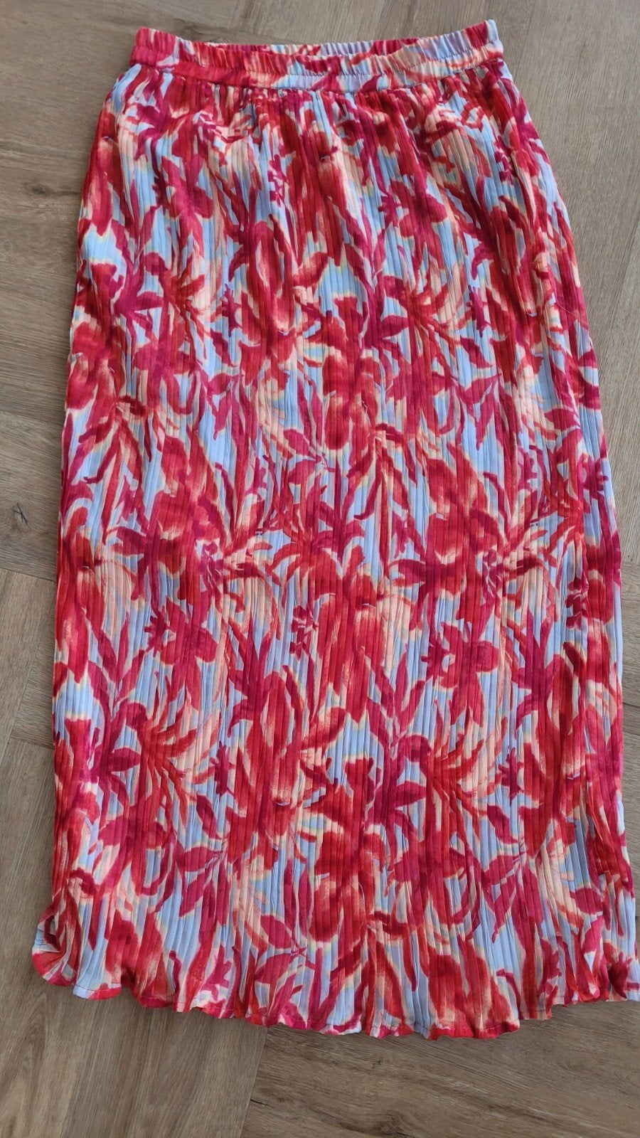 Vero Moda geplooide midi-rok met bloemenprint, Kleding | Dames, Maat 38/40 (M), Vero Moda, Ophalen of Verzenden, Zo goed als nieuw