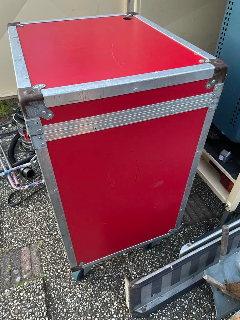 Stevige flightcase op zwenkwielen, rood, Muziek en Instrumenten, Behuizingen en Koffers, Ophalen, Gebruikt, Overige instrumenten