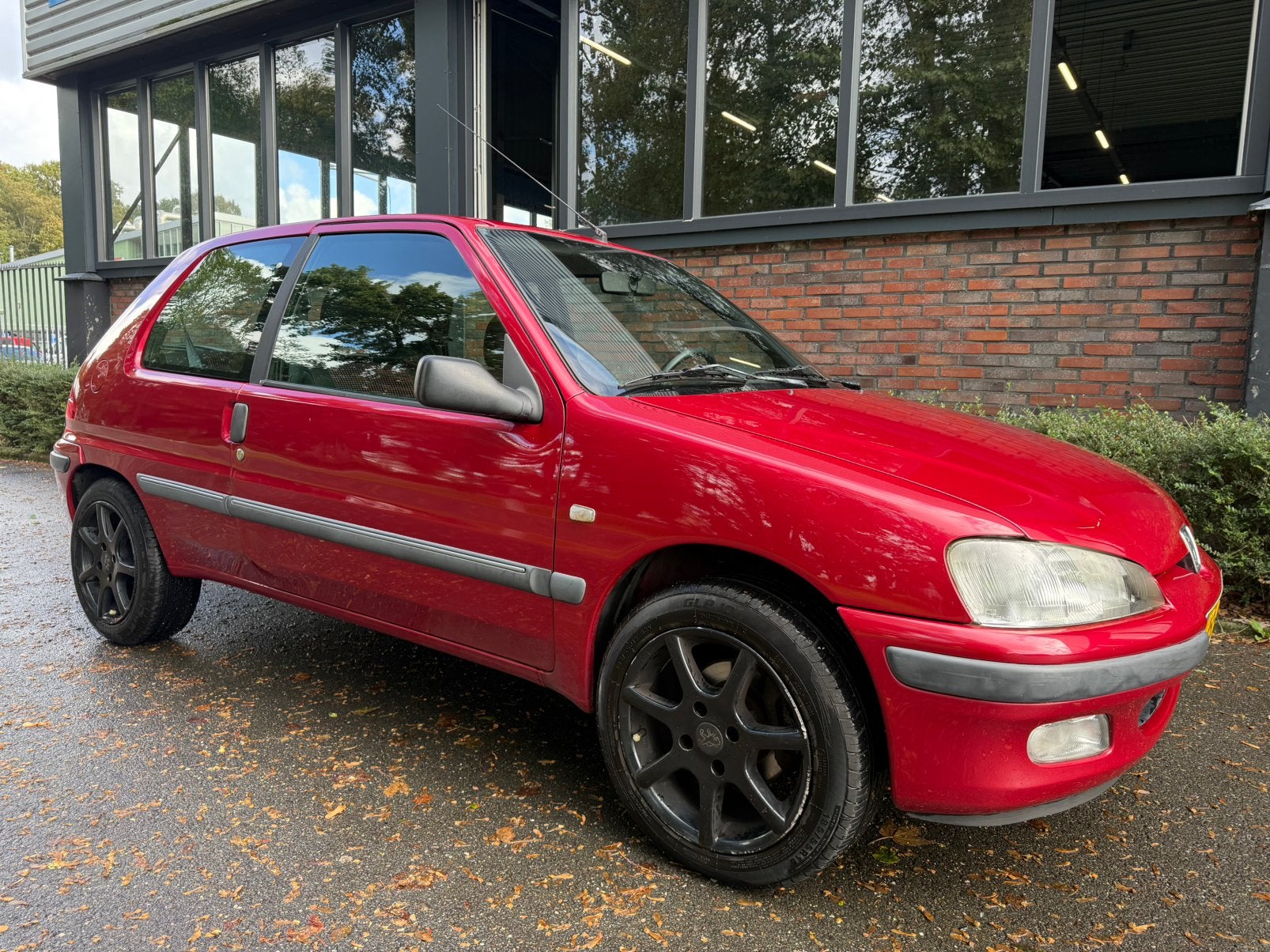 Peugeot 106 1.1 Sketch 2001 Rood, Auto's, Voorwielaandrijving, 4 cilinders, 400 kg, Origineel Nederlands