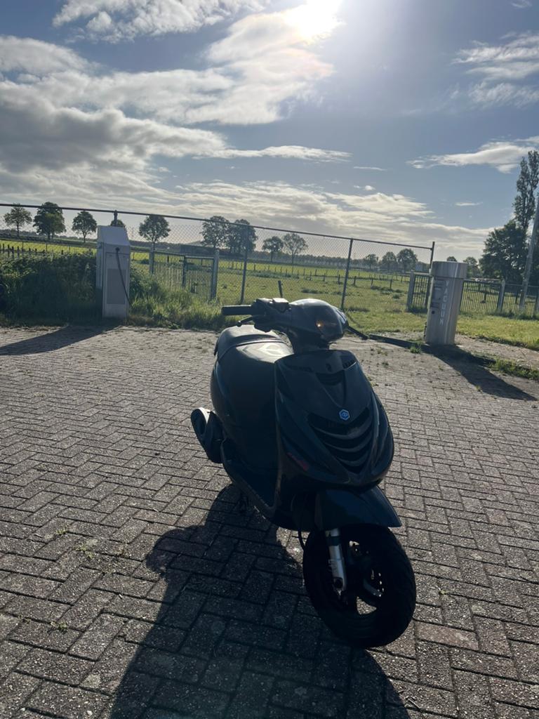 Piaggo zip 4t 2v, Ophalen of Verzenden, Zo goed als nieuw, Benzine, Zip