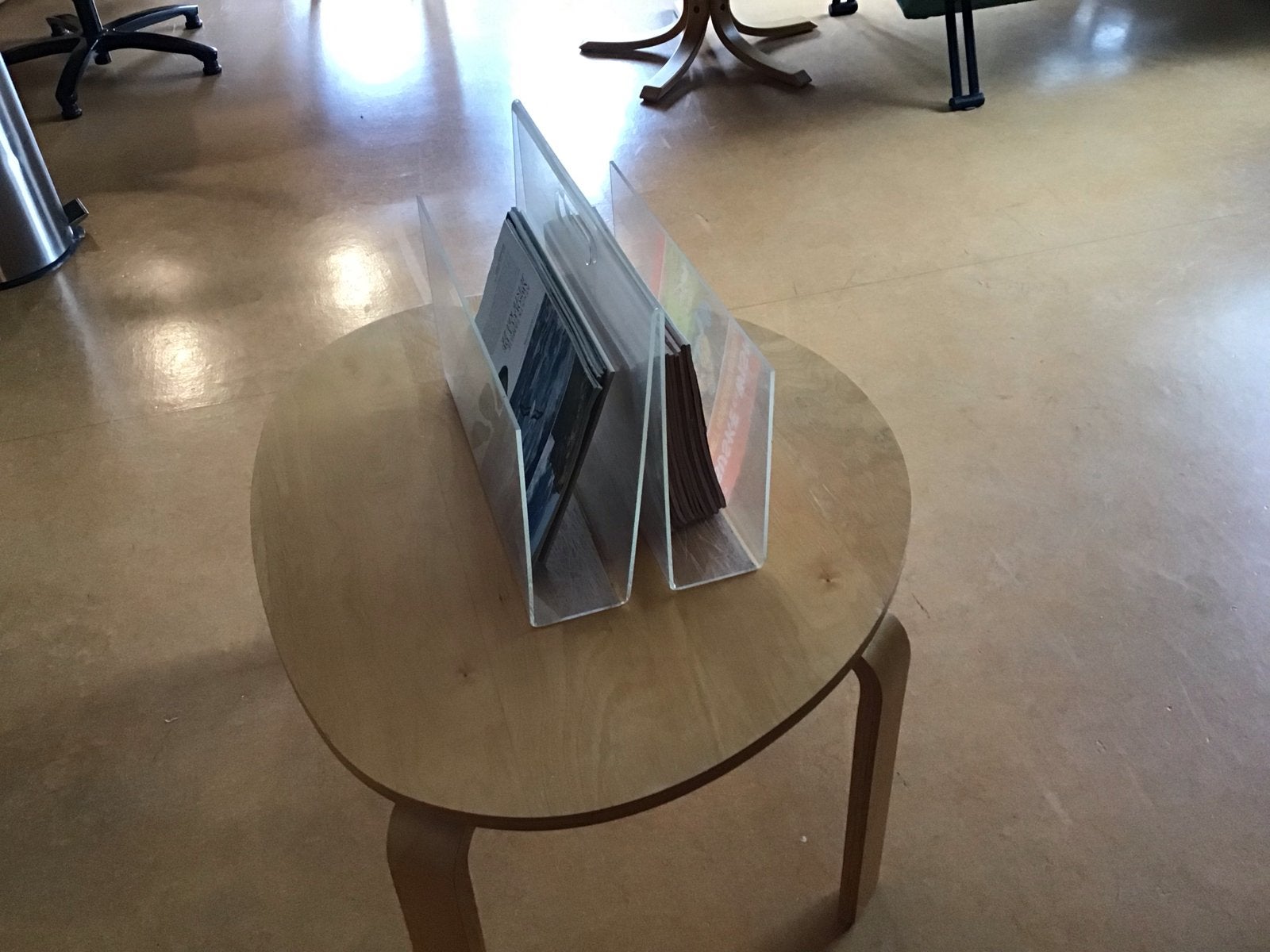 Transparante Lectuurbak / Tijdschriftenrek, Ophalen, Meerdere vakken, Gebruikt, Modern