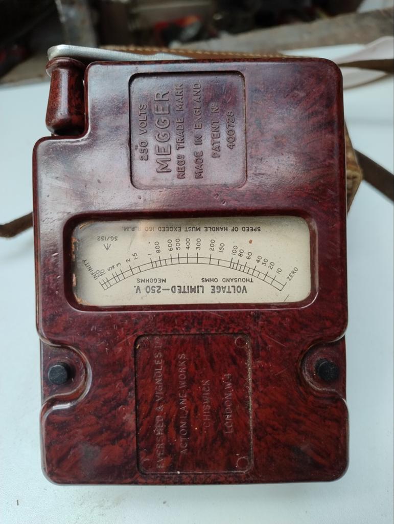 Vintage Megger Isolatietester 250V met Leren Hoes, Ophalen of Verzenden