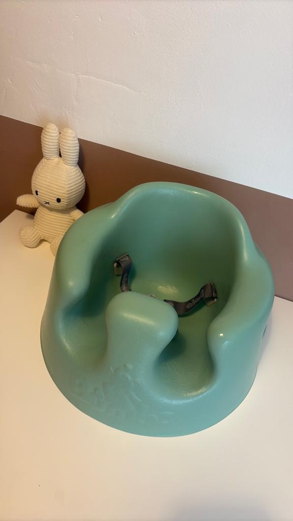 Bumbo stoeltje baby met tuigje, Kinderen en Baby's, Kinderstoelen, Ophalen, Zo goed als nieuw, Overige typen, Gordel(s)
