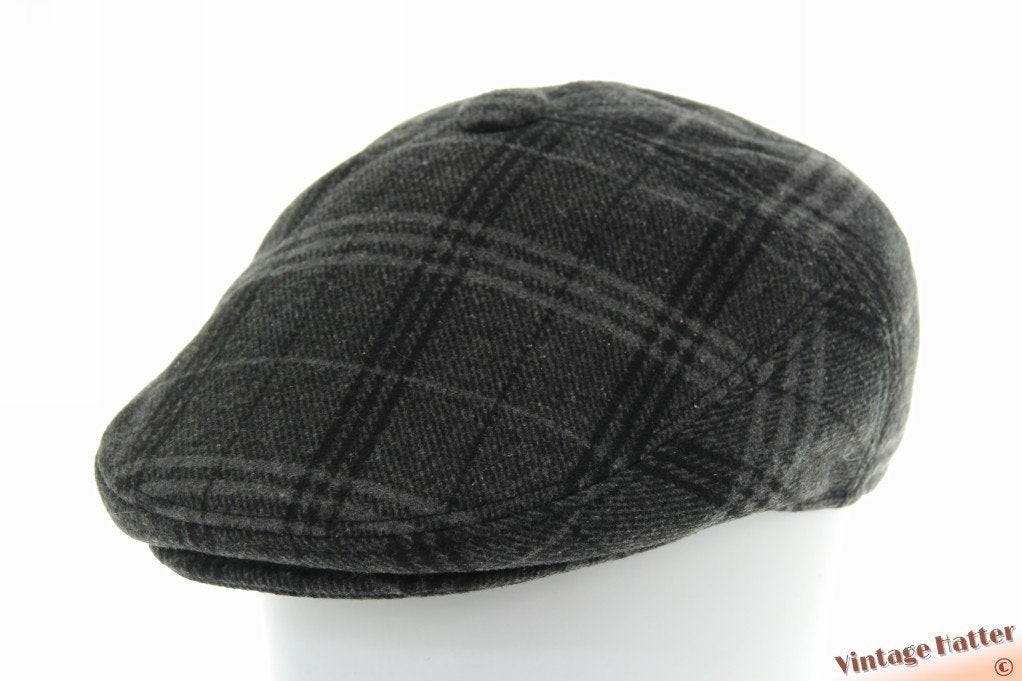 Vintage Voorgevormde platte panelenpet, knoop & oorwarmer 58, Ophalen of Verzenden, Gedragen, 58 of 59 cm (L, 7¼ of ⅜ inch), Pet
