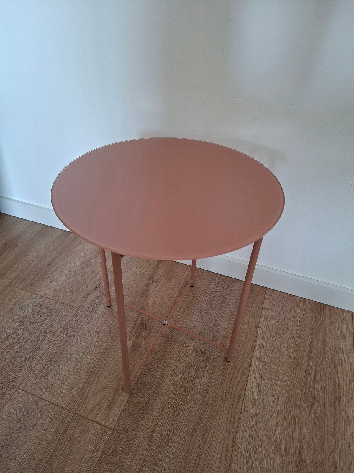 Te koop: Zacht Roze Bijzettafel (Nieuw), Huis en Inrichting, 45 tot 60 cm, Minder dan 55 cm, Rond, Nieuw