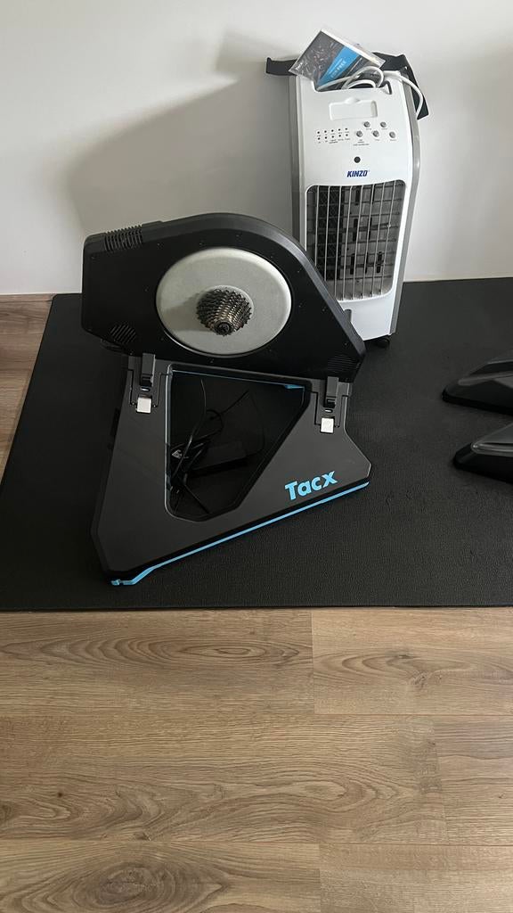 Tacx NEO 2T Smart Trainer met SHIMANO cassette, Sport en Fitness, Wielrennen, Ophalen, Zo goed als nieuw, Overige typen