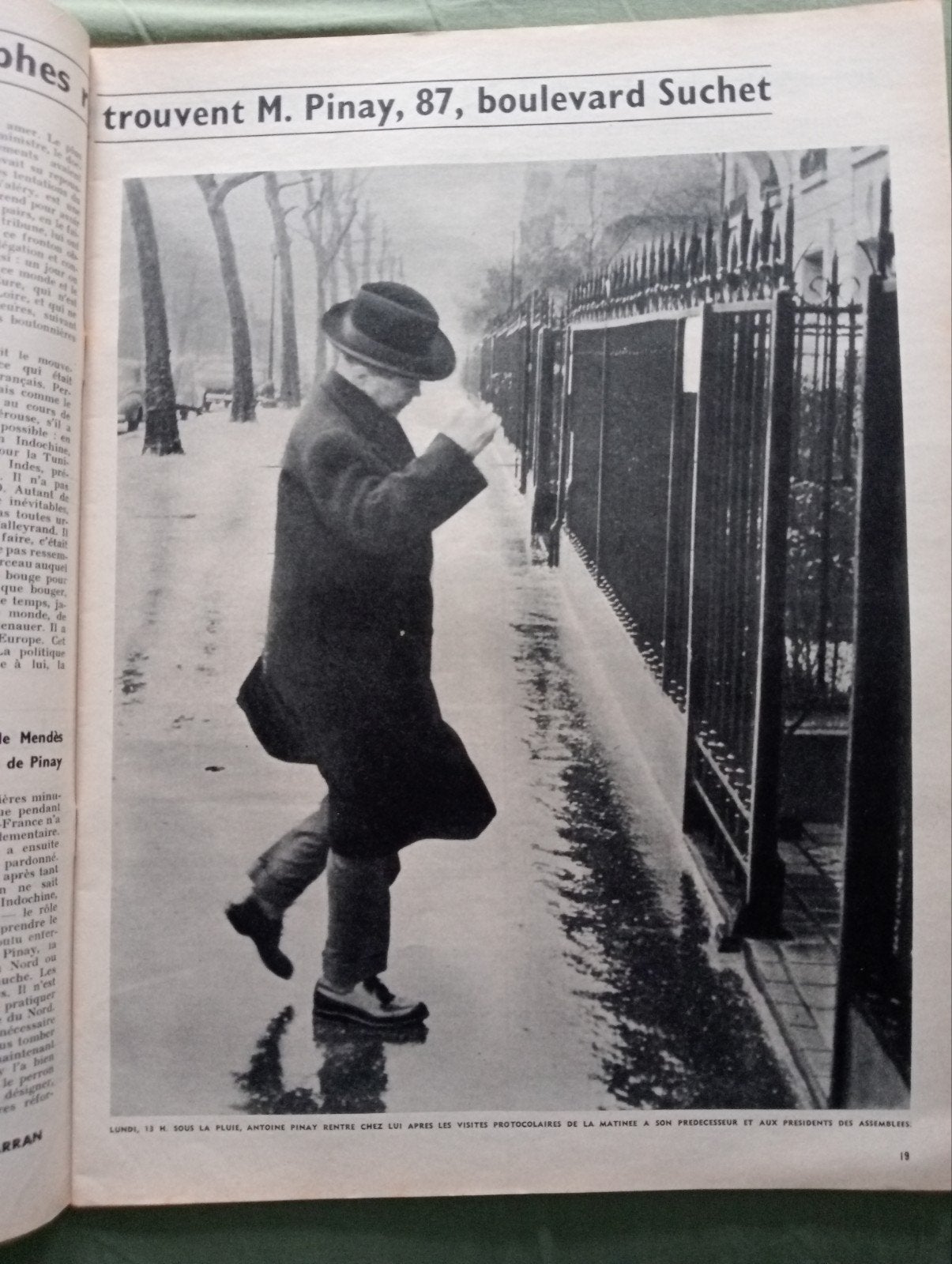 Paris Match N307 - Démission de Malenkov (1955), Ophalen of Verzenden, Gelezen, Overige typen