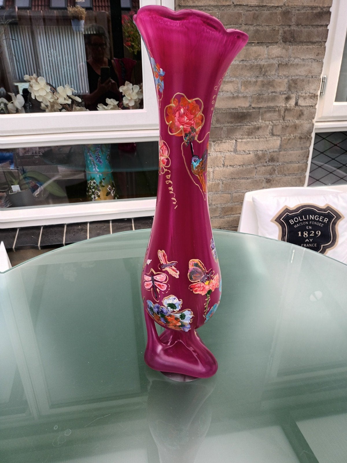 Handgeschilderde en gevernisde vaas 63 cm hoog, Ophalen
