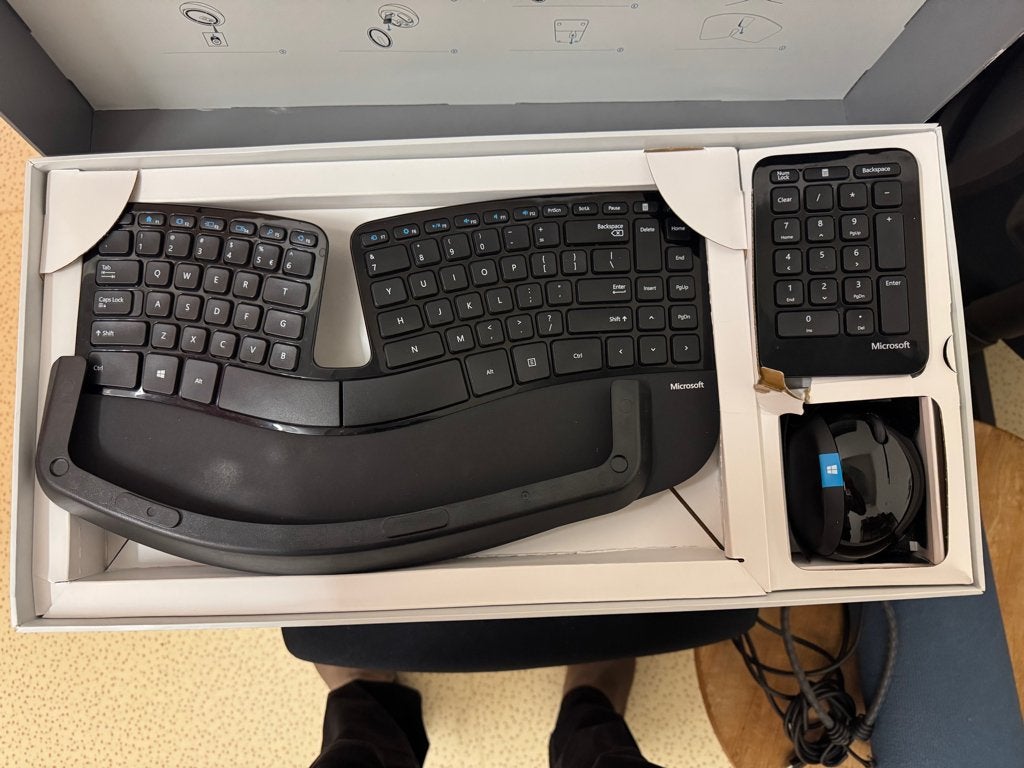 Microsoft Sculpt Ergonomic Desktop, Computers en Software, Toetsenborden, Nieuw, Ophalen of Verzenden, Draadloos, Qwerty