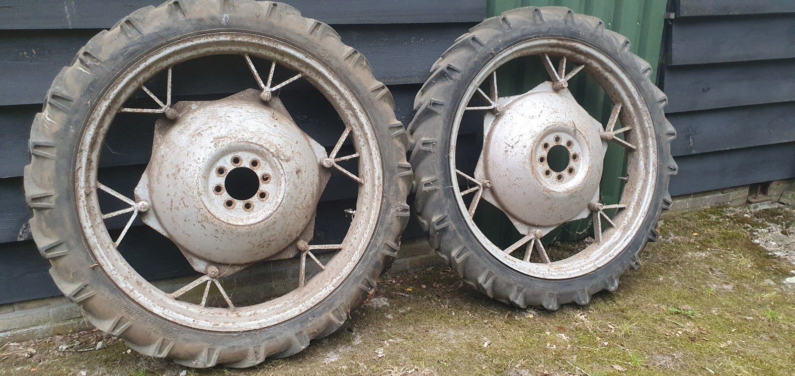 Massey Ferguson cultuurwielen 100 serie smalle wielen, Ophalen, Oogstmachine