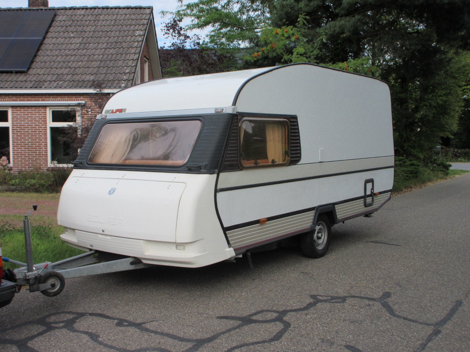 Nette Solifer 460 met voortent, Schokbreker, Particulier, 4 tot 5 meter, 500 - 750 kg