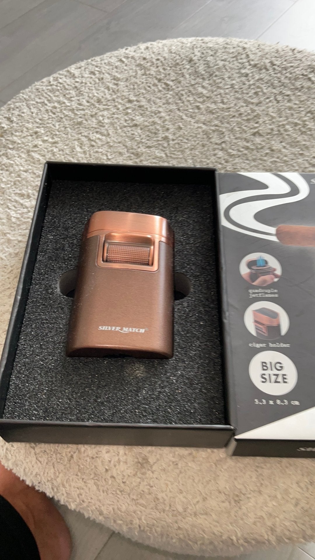 Nice table lighter like new, Ophalen, Zo goed als nieuw, Sigarenbandjes