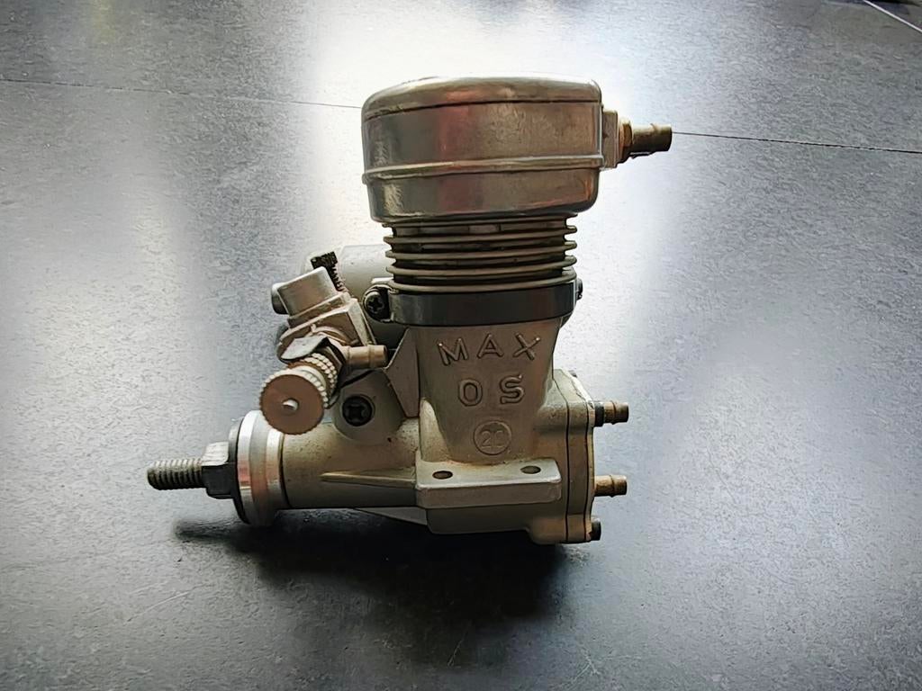 OS Max 20 R/C - Vintage Modelbouw Motor, Ophalen of Verzenden, Zo goed als nieuw, Benzine