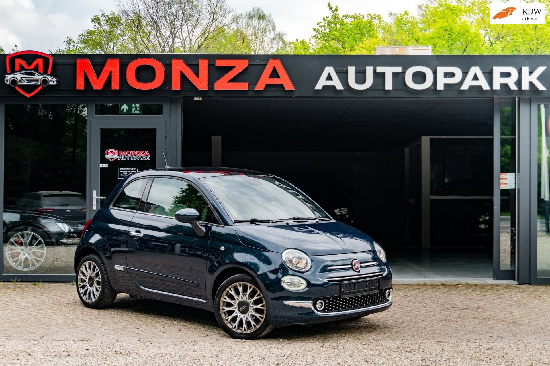 Fiat 500 1.2 Lounge | Digital Dash | Panoramadak | Navi, Automaat, Gebruikt, Blauw, Bedrijf