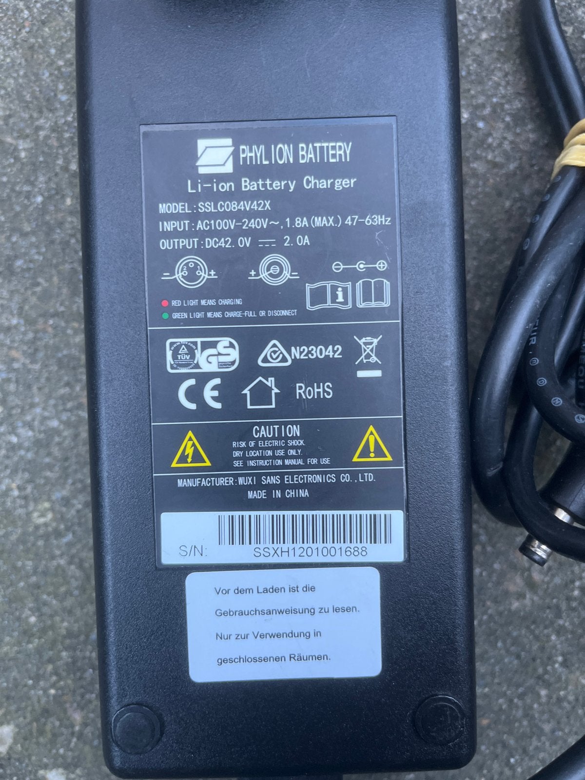 Phylion Li-ion Batterijlader - Model SSLC084V42X, Fietsen en Brommers, Gebruikt