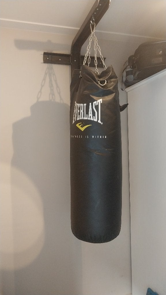 Bokszak Everlast met ophangsysteem., Sport en Fitness, Boksen, Ophalen, Zo goed als nieuw, Bokszak