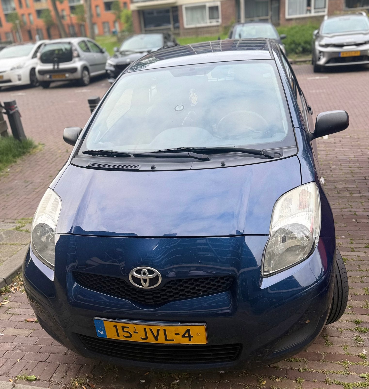 (Toyota Yaris 1.0 ).  135000 KM en Apk 14-02-2027, Auto's, Voorwielaandrijving, 40 €/maand, 750 kg, 965 kg
