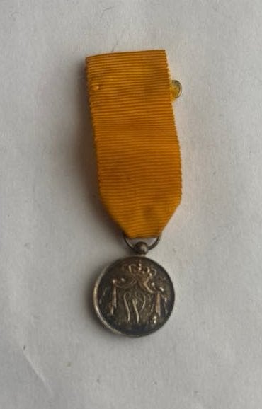 Oude Medaille voor Langdurige trouwe dienst Wilhelmina, Postzegels en Munten, Ophalen of Verzenden, Overige materialen, Nederland