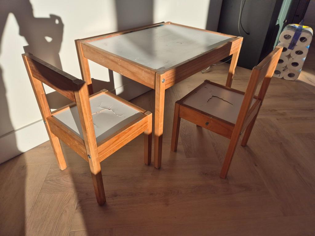 Ikea Kids Table and Chairs, Kinderen en Baby's, Kinderkamer | Tafels en Stoelen, Ophalen of Verzenden, Gebruikt, Stoel(en)