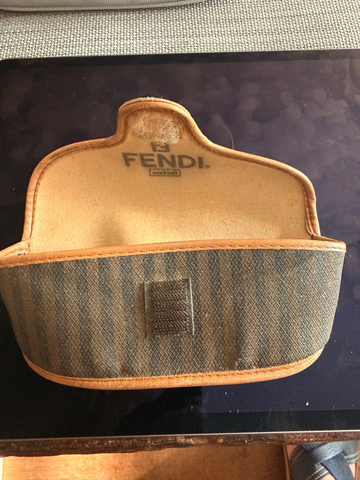 Vintage Fendi Zonnebril met Originele Hoes, Ophalen, Gebruikt, Zonnebril, Overige merken