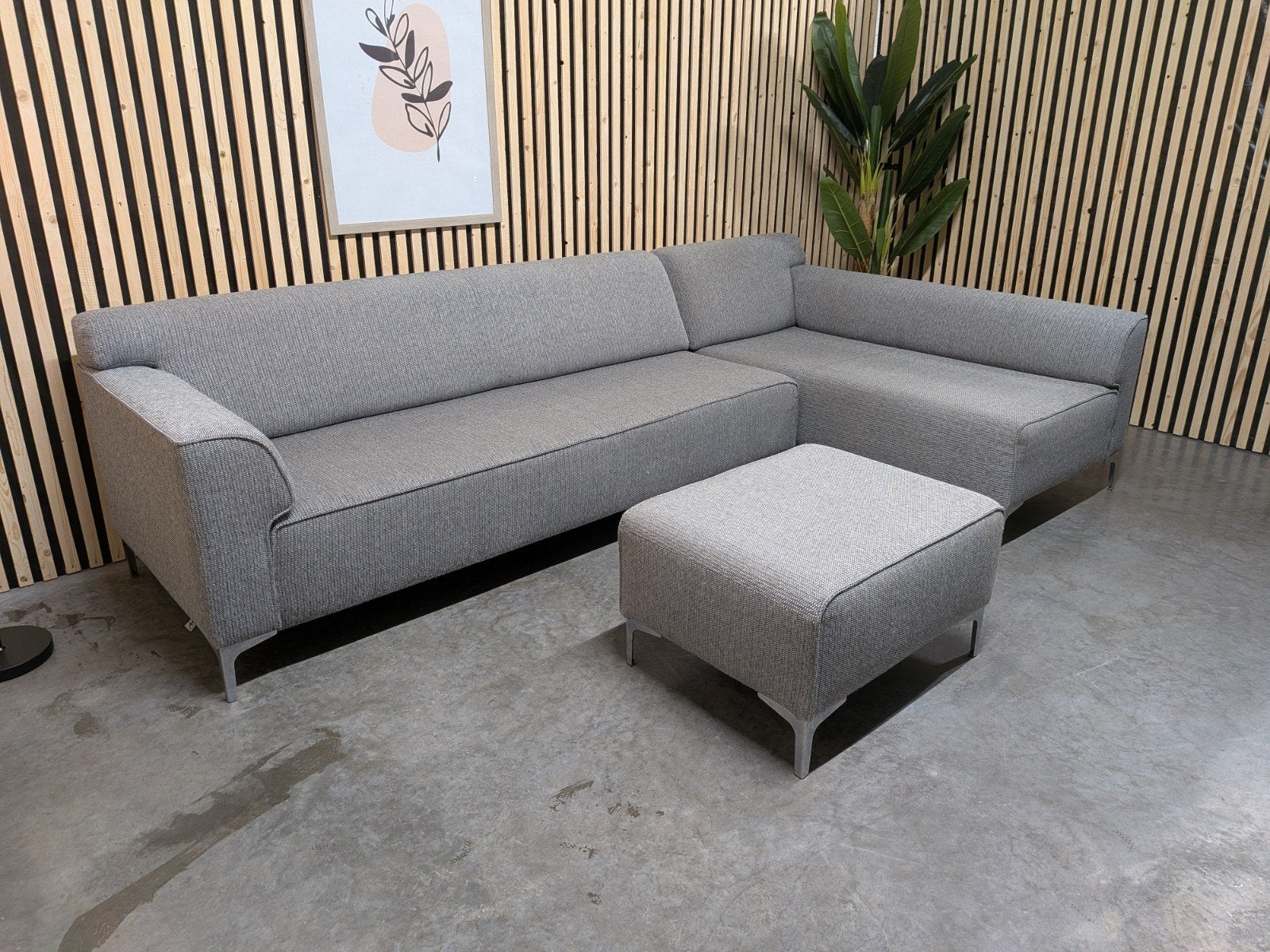 Montèl Hoekbank Lichtgrijs met Hocker - Gratis Bezorging, 250 tot 300 cm, Hoekbank, Ophalen of Verzenden, Zo goed als nieuw