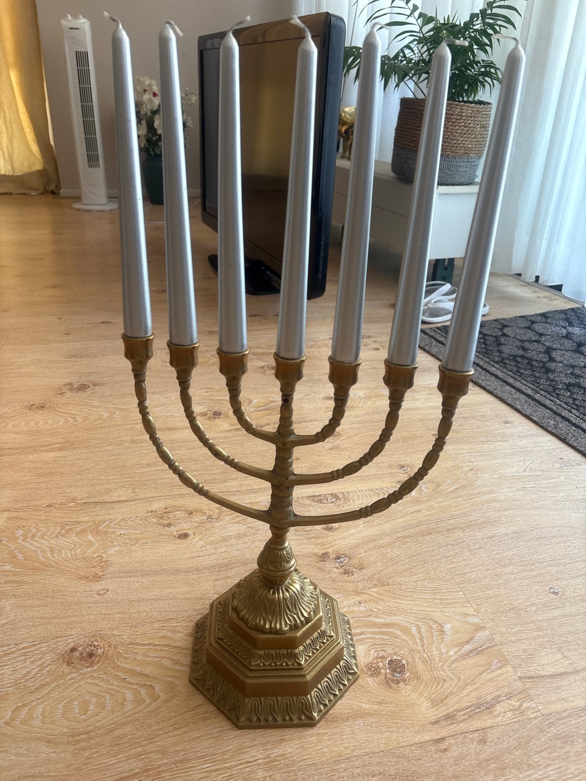Menorah kandelaar met 7 armen, Ophalen, Koper of Brons