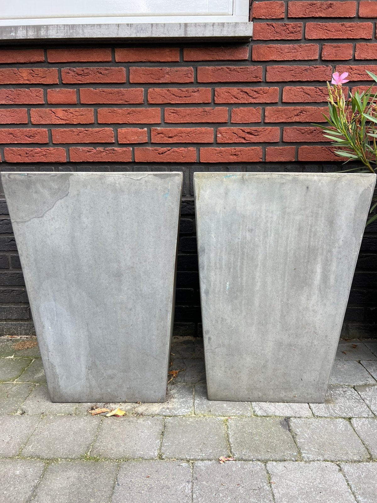 2 bloembakken, Tuin en Terras, Bloembakken en Plantenbakken, Ophalen, Steen, Gebruikt, Overige vormen